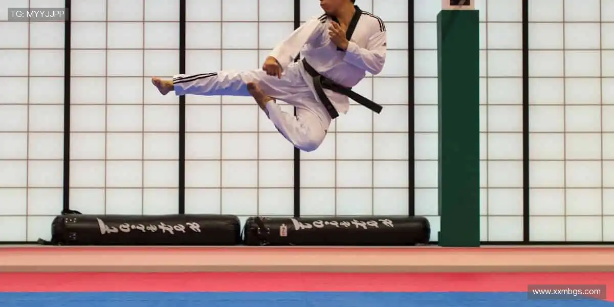 ⚽ 全球赛事盛宴，每一脚都点燃热血！🔥